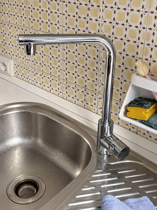 Grifo de cocina nuevo instalado en Chamartín